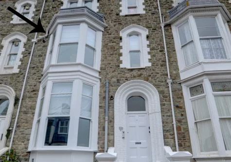 Oystercatchers is a well-appointed modern apartment in Ilfracombe, offering panoramic ocean views over the rugged North Devon coastline