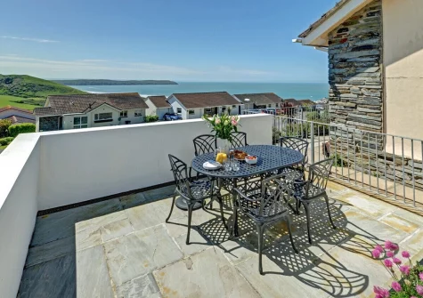Oysters is inn an enviable elevated location offering magnificent views out over Woolacombe Bay