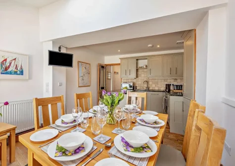 The dining area at Paddles, Appledore