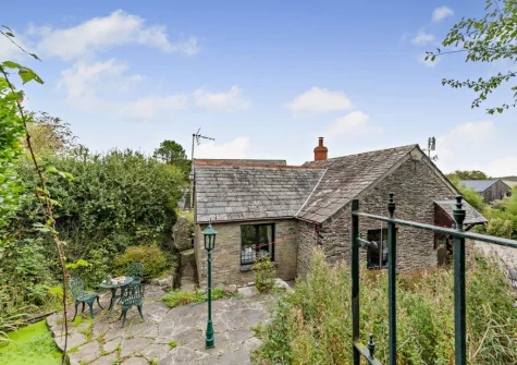 The patio & outdoor sitting area at Padstow Wagon House, Padstow