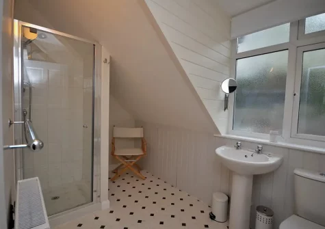 Bedroom #1 en-suite shower room at Palm Cottage, Brixham