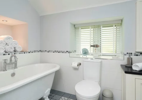 The bathroom at Palmers Cottage, Dalwood