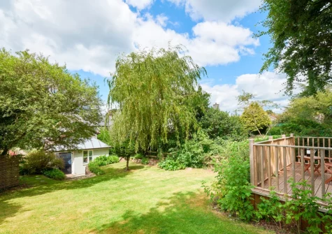 The garden & decked patio at Palmers Cottage, Dalwood