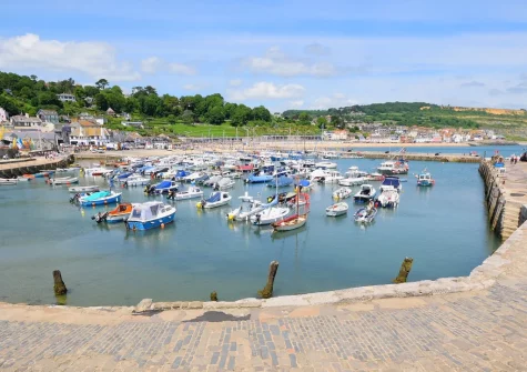 It's a short drive to the coast to explore the nearby villages & beaches