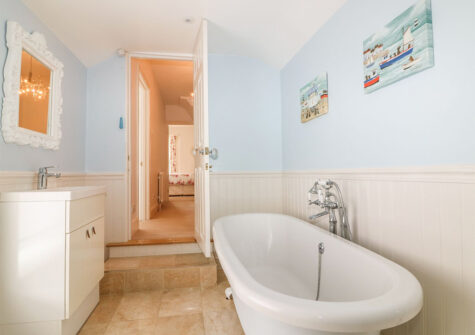 The bathroom at Panoramic Cottage, Brixham