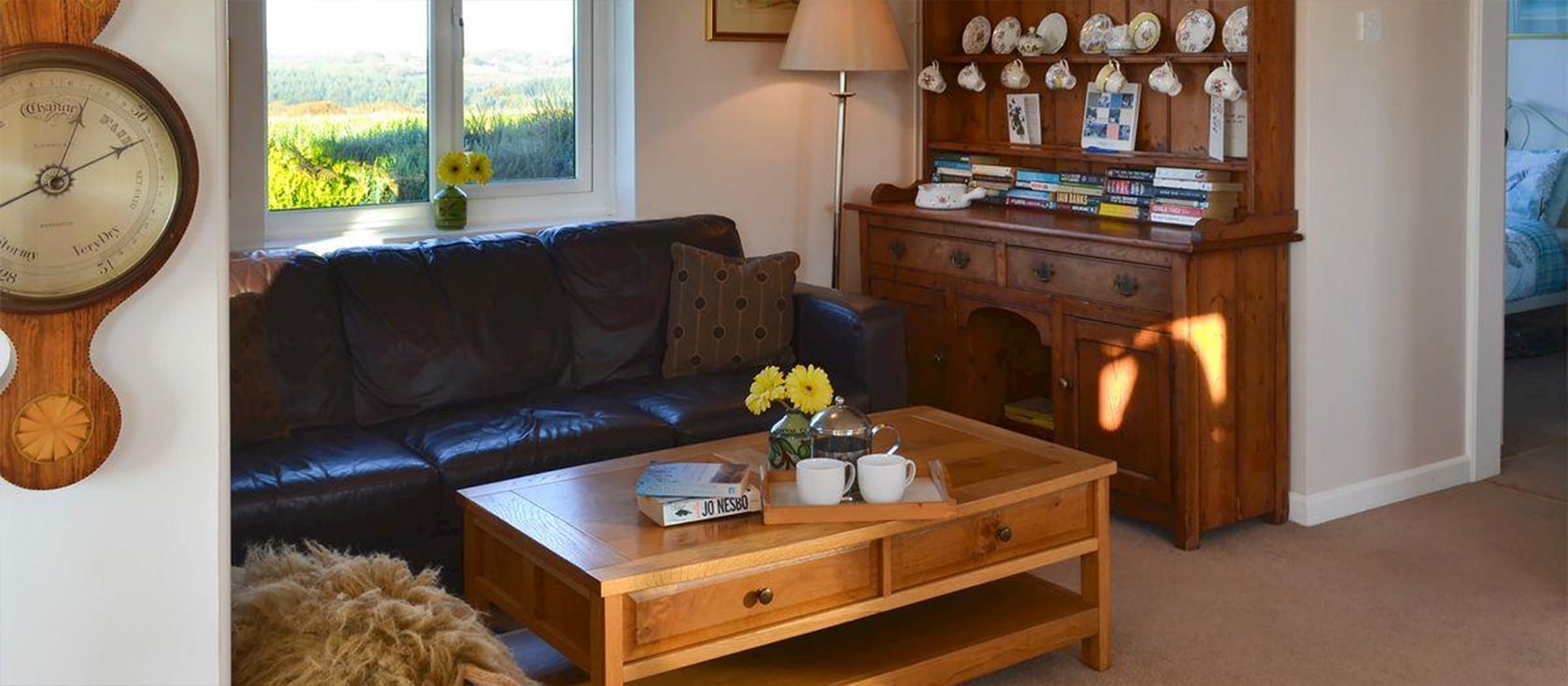 Parsley Cottage, Clawton is a three bedroom detached bungalow with two bathrooms (one ensuite), sun room and glorious views to Dartmoor. Well-furnished for five, the cottage has an eat-in kitchen & enclosed garden. Cafés, shops two miles & Bude Beach (12 miles).