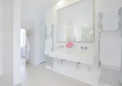 The bathroom at Peace Cottage, Riverview, Bere Alston