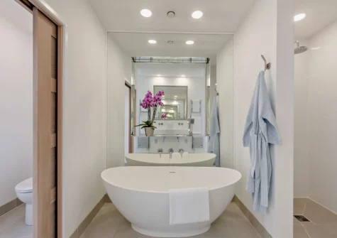 The bathroom at Peace Cottage, Riverview, Bere Alston