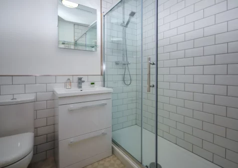 Bedroom #2 en-suite shower room at Peacehay Barn, Little Petherick