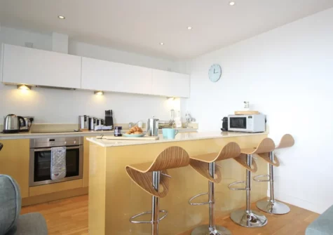 The breakfast bar & kitchen at Pearl Three, Newquay