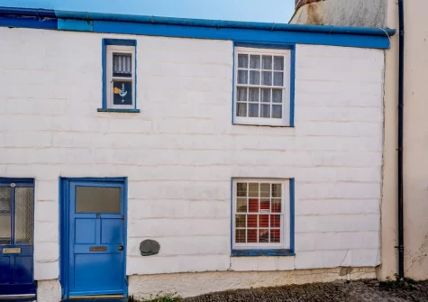 Pebble Cottage is a beautifully appointed character cottage just a stones throw away from Bude's amenities