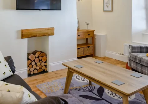 Pebble Cottage, Bude is a charming character cottage offering rustic warmth with modern comforts. Enjoy a safe enclosed garden, flexible sleeping for all ages, and direct access to beaches, attractions, and the famous South West Coast Path.