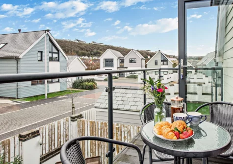 The balcony & outdoor sitting area at Pebble Links, Westward Ho!