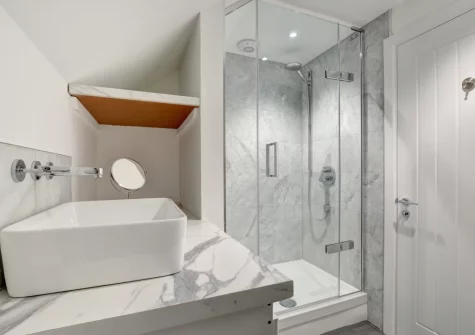 The first floor shower room at Pen Y Mor, Mawgan Porth