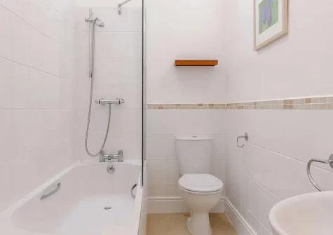 The bathroom at Pendarves, Trescowe