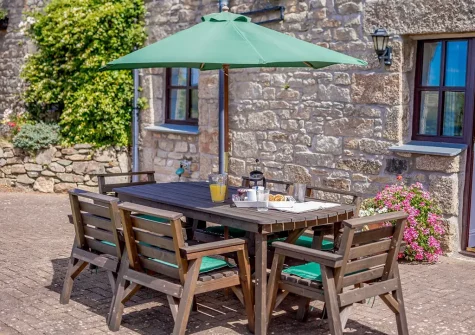 The patio & alfresco dining area at Pendarves, Trescowe