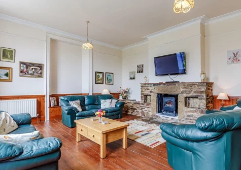 The living room at Pendavey Farm House, Sladesbridge