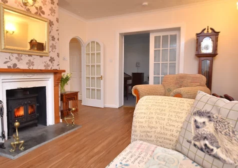The living room at Pendavey Lodge, Sladesbridge
