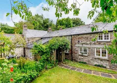 The garden & outside at Penny Bun Cottage, Polyphant