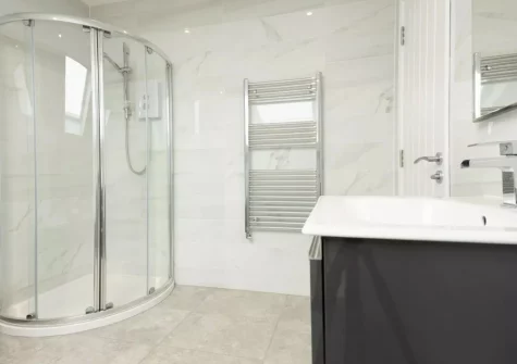 Bedroom #4 en-suite bathroom at Pentire Beach House, Newquay