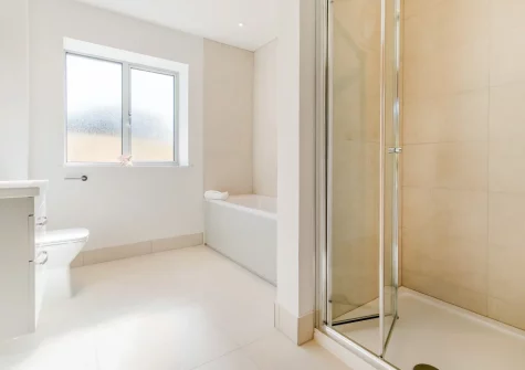 The bathroom at Pentire, Trevone