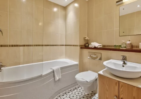The bathroom at Pentire View, Newquay