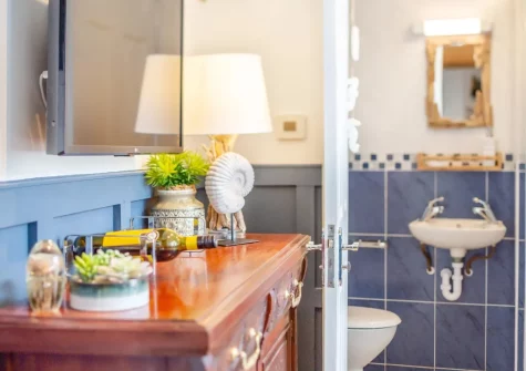 The cozy snug at Pentreath, Kingsand