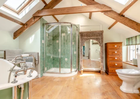The bathroom at Penvith Farmhouse, Saint Martin-by-Looe