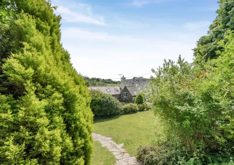 The lawned garden at Penvith Farmhouse, Saint Martin-by-Looe