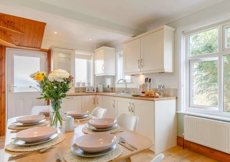 The kitchen & dining area at Penwick Cottage, Bude