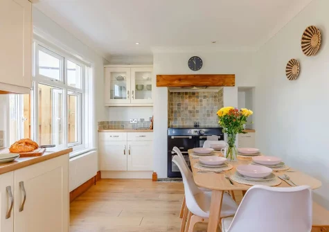 The dining area at Penwick Cottage, Bude