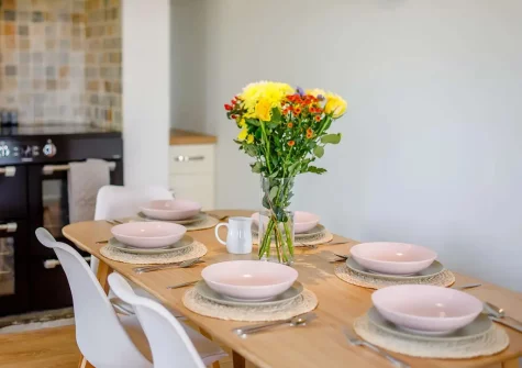 The dining area at Penwick Cottage, Bude