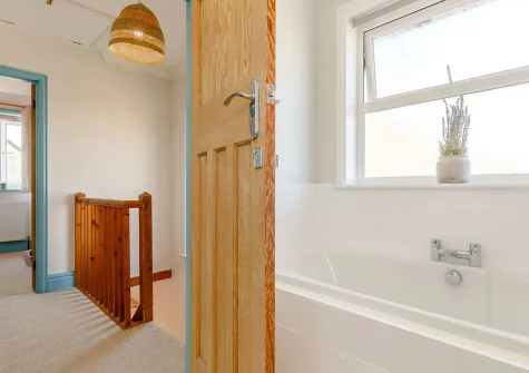 The bathroom at Penwick Cottage, Bude