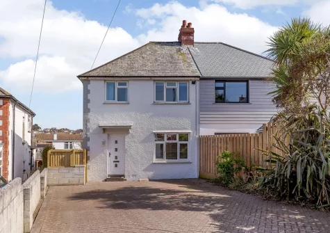 Penwick Cottage is a stylish modern holiday home in the heart of Bude
