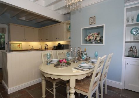 The dining area at Petite Maison, The Coombes