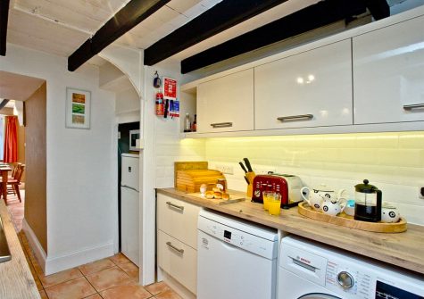 The kitchen at Pilgrims Cottage, Brixham