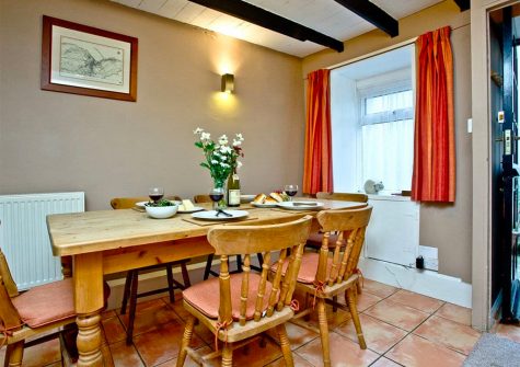 The dining area at Pilgrims Cottage, Brixham