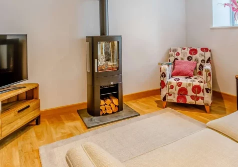 Pippin Cottage, Crossways is a romantic detached barn conversion with private hot tub and king-size bedroom set in peaceful countryside. Perfect for couples seeking a tranquil retreat near North Devon's stunning beaches and attractions.