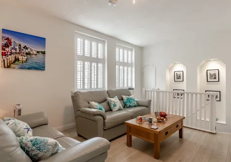 The living room at Piran Cottage, Mevagissey