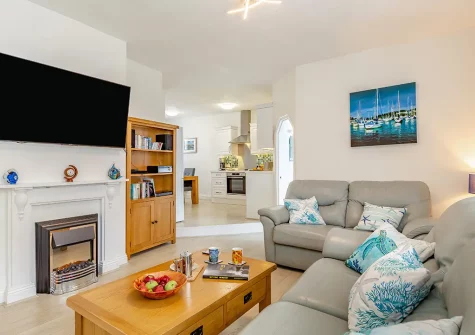 The living room at Piran Cottage, Mevagissey