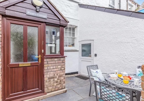 The patio & outdoor sitting area at Piran Cottage, Mevagissey