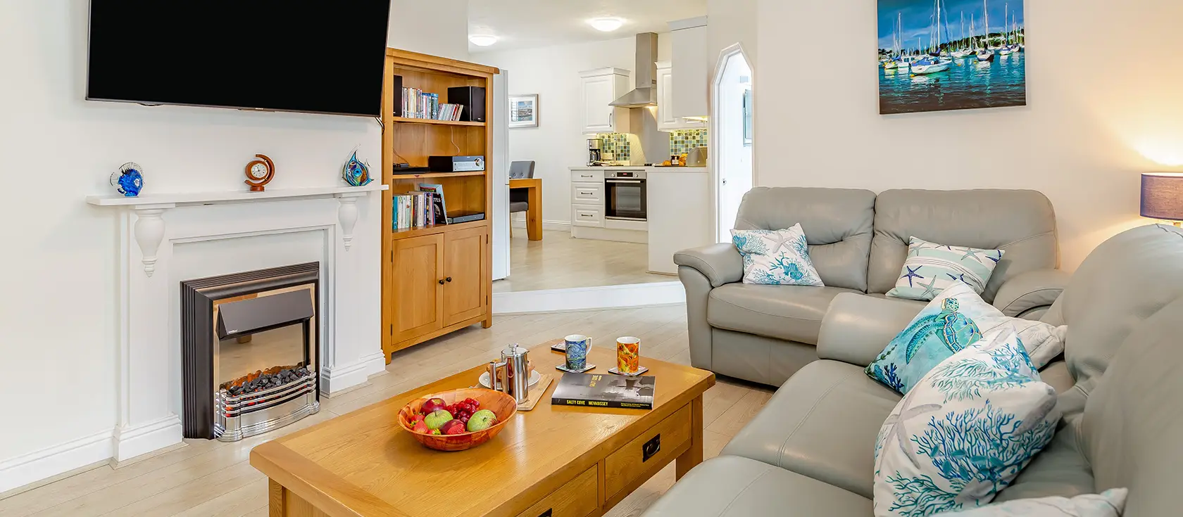 Piran Cottage, Mevagissey is a characterful three-bedroom cottage in the heart of this enchanting fishing village. Enjoy bright coastal décor, a delightful front patio, and easy access to harbourside charm, stunning clifftop walks & sandy beaches.