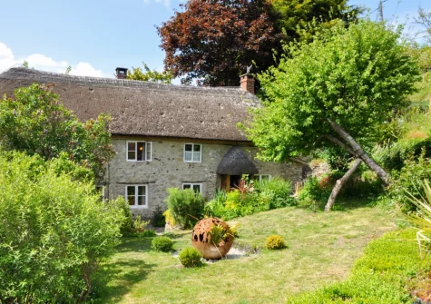 The enclosed lawned garden at Pitt Cottage, Branscombe