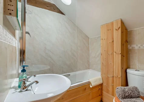 The second bathroom at Ploughmans Retreat, Kilkhampton