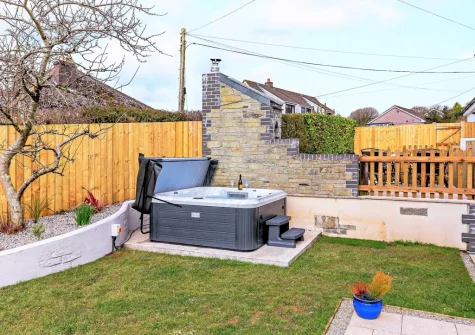 The hot tub & garden at Polhendra, Darite