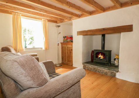 The snug at Polstein, Threemilestone