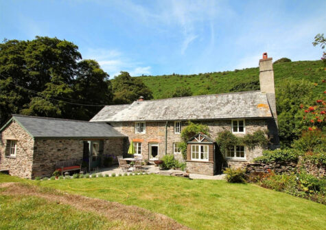 The patio & garden at Poocks Cottage, Oare