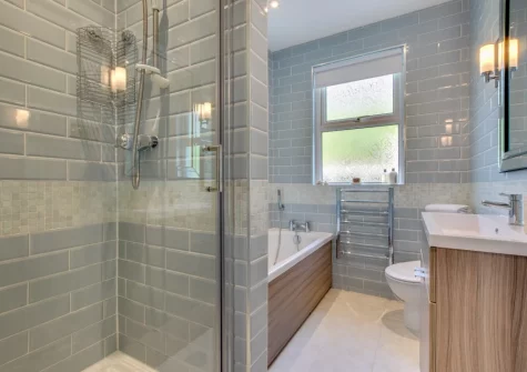 The bathroom at Pooh Corner, Praa Sands