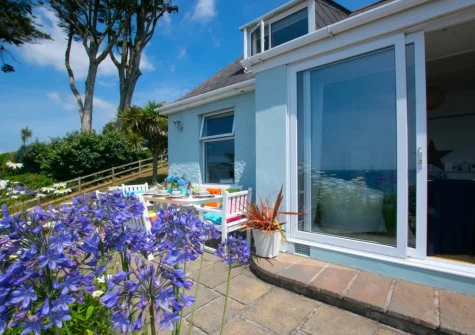 The patio & alfresco dining area at Pooh Corner, Praa Sands