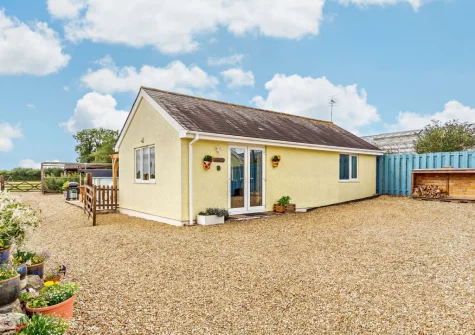 Pool Lodge is a lovingly renovated, detached lodge in a quiet location - perfect bolthole for couples or a solo getaway